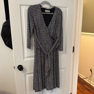 Kasper Black and White Long Sleeve Dress